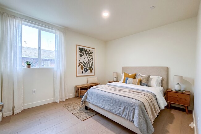Building Photo - Brand New Luxury 4 & 5 Bed Units