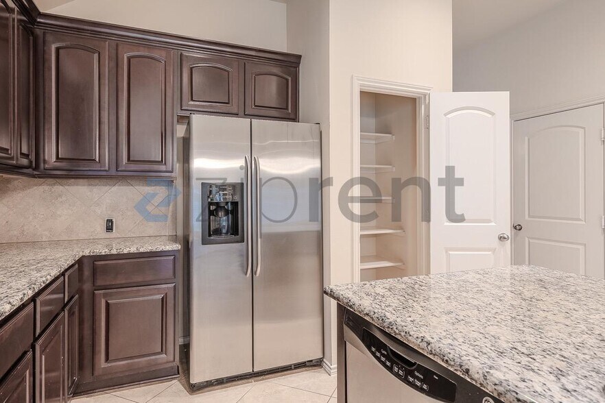 Building Photo - 2943 Fair Chase Dr