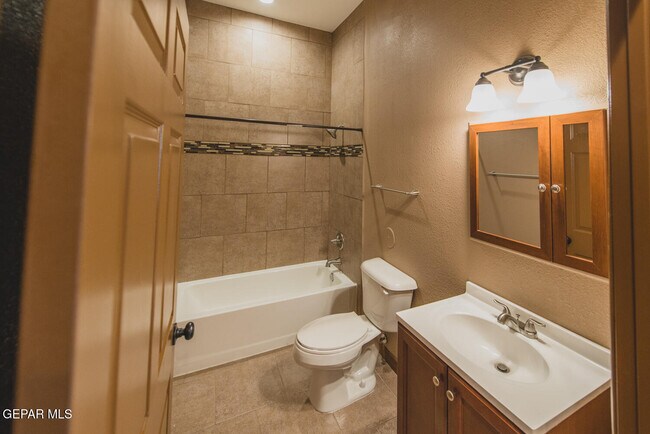 Building Photo - 326 Coates Dr
