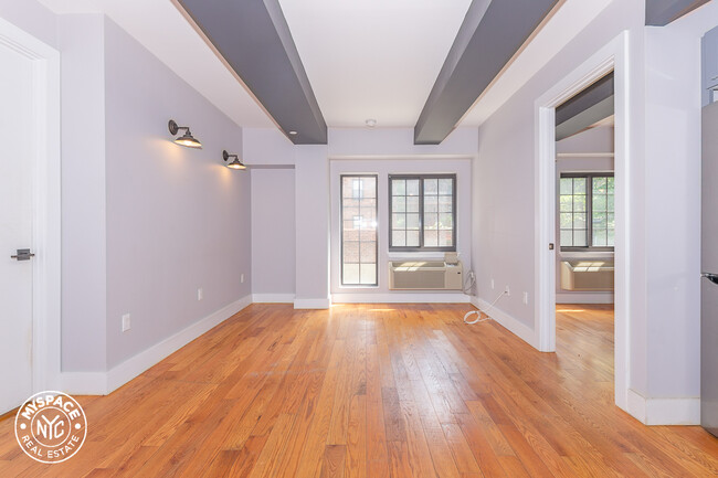 Building Photo - 186 Lenox Rd