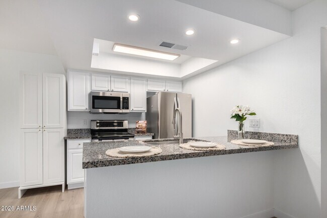 Building Photo - 1224 N 85th Pl