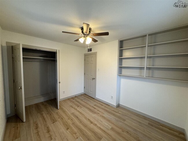 Building Photo - 5220 St Helena Dr