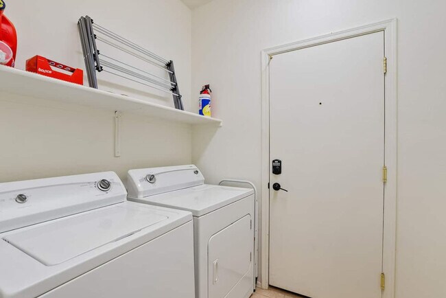 Building Photo - 488 E Diamond Trail