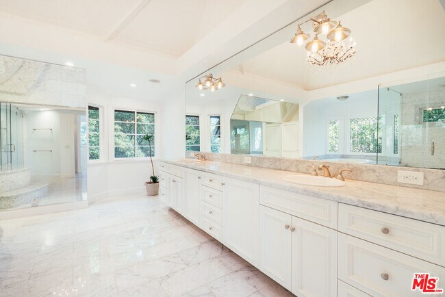 Building Photo - 1509 Stone Canyon Rd