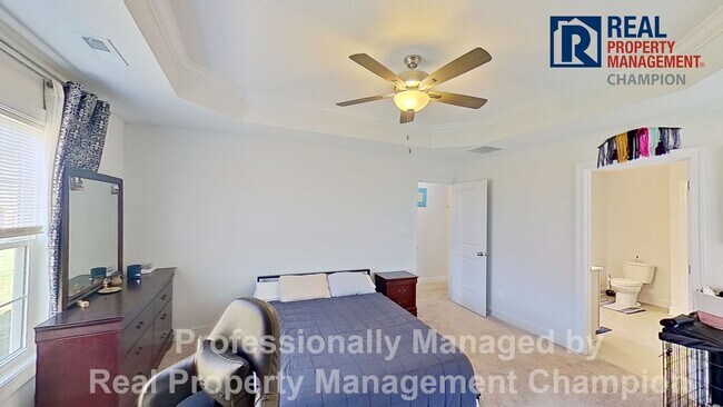Building Photo - 4 BD/2 BA Single Story Home on Large Corner Lot w/Fenced Back Yard
