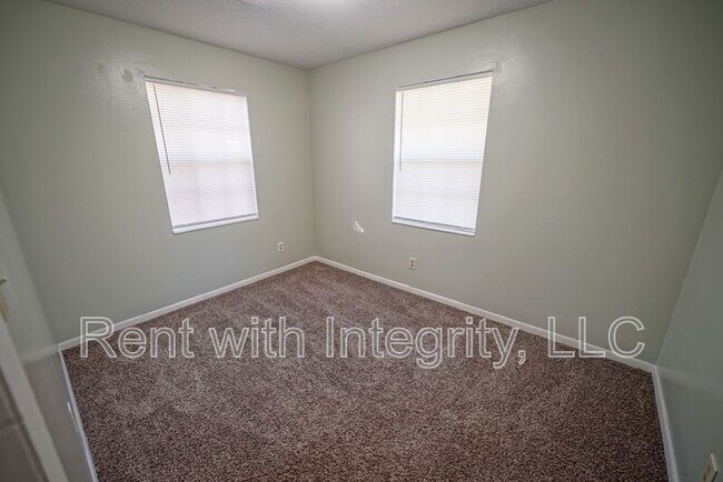 Building Photo - 2304 Hartsfield Ct