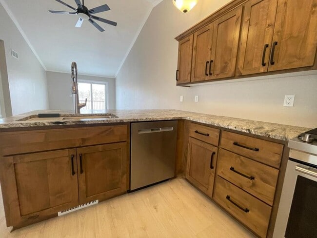 Building Photo - 1232 45th Ave NE