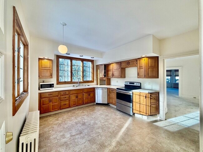 Building Photo - 44 Gray St