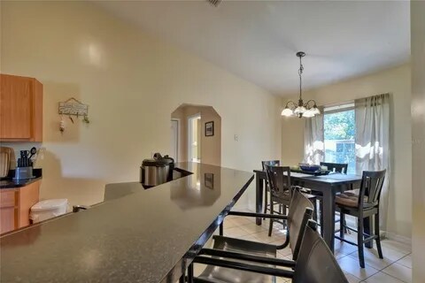 Building Photo - 650 Silver Pass