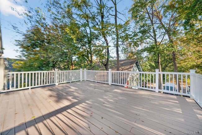 Building Photo - 12 N Church St