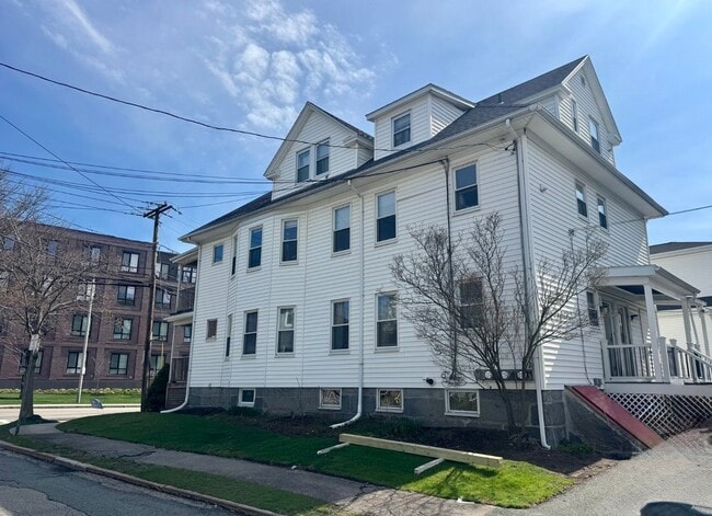 Building Photo - 141 Whitwell St