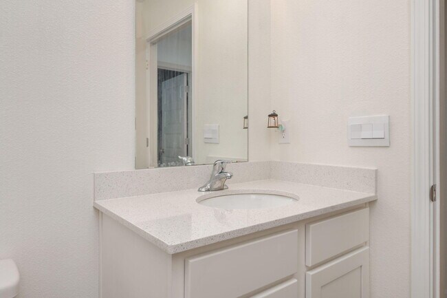 Building Photo - 545 Mary Lou Way