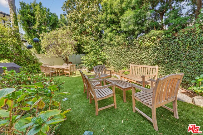 Building Photo - 16015 W Northfield St