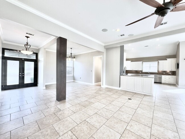 Building Photo - Luxury 4BR/3BA Home on Golf Course in Pelican Point – Resort-Style Living!