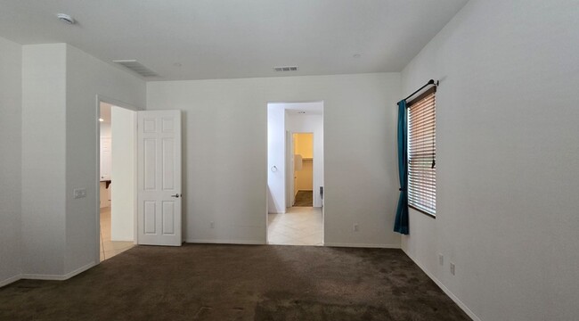 Building Photo - 6015 Dubois Pl