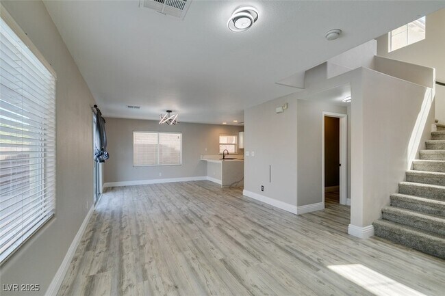 Building Photo - 3792 Autumn King Ave