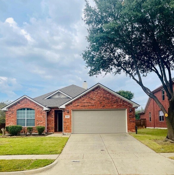Building Photo - 8416 Sonnet Dr