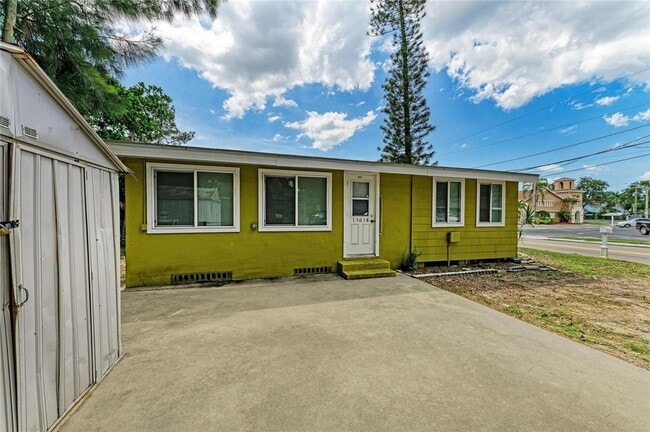 Building Photo - 1701 13th St W