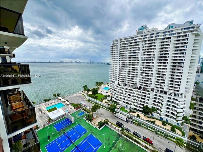 Building Photo - 600 NE 36th St