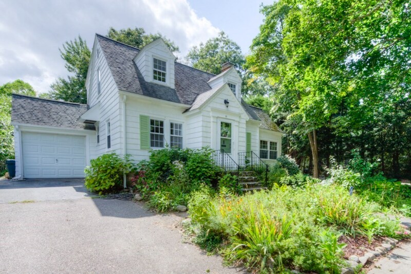 Primary Photo - 16 Saxon Rd