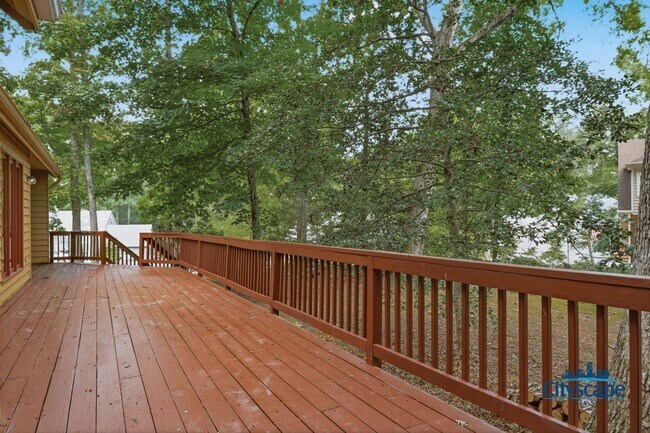 Building Photo - Swanky Brandermill Contemporary Home available NOW
