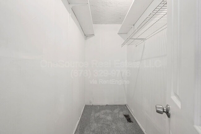 Building Photo - 4488 Richard Rd