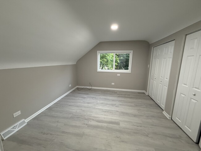 Building Photo - 337 Woodland Dr