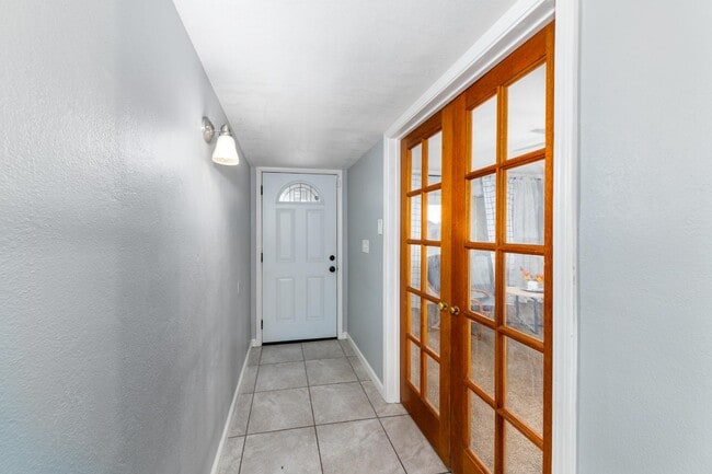 Building Photo - 3825 Bianchi Way