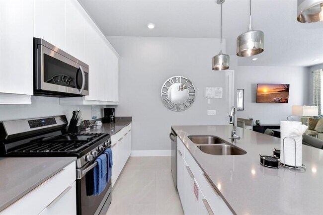 Building Photo - 7770 Sandy Ridge Dr