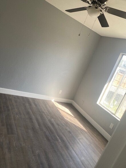 Building Photo - 520 N Prospect St