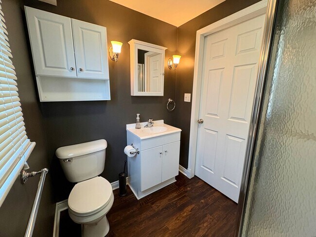 Building Photo - 4 Bedroom 2 Bathroom in Harrisburg!