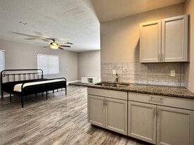 Building Photo - 3767 Kicking Horse Dr