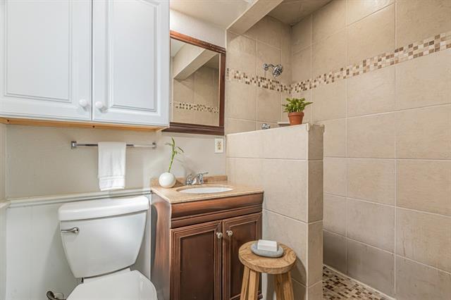 Building Photo - 311 Hedgerow Ln