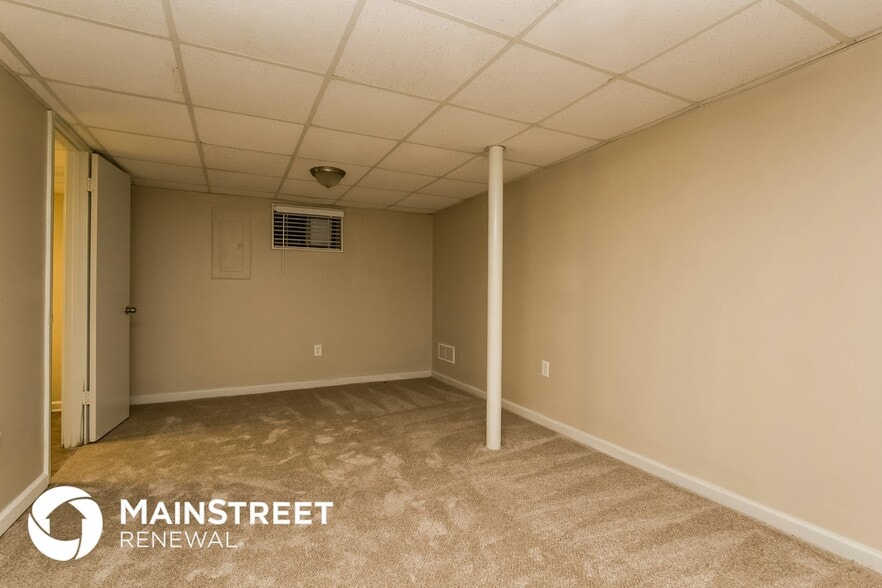 Building Photo - 5845 S Quail Dr