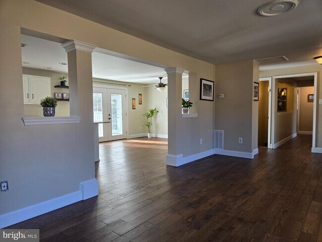Building Photo - 3300 Mt Airy Ct
