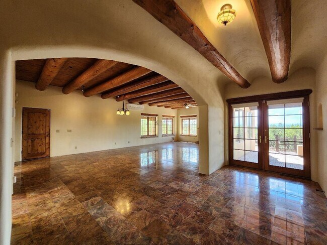 Building Photo - 4 Palentine Rd