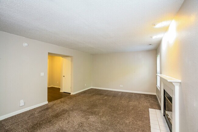 Building Photo - 5408 Alameda Rd