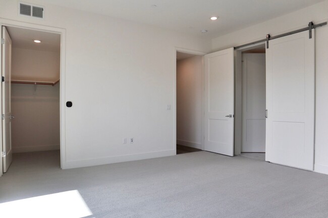 Building Photo - State of the Art Condo located in Fremont!...