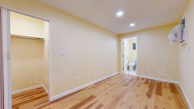 Building Photo - 1242 Mamalu St