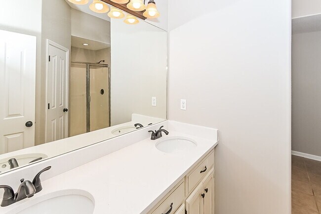 Building Photo - 1236 Biloxi St