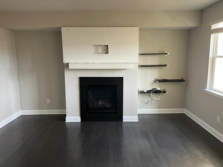 Building Photo - 897 Whittington Pky SW