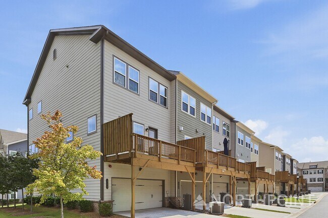 Building Photo - 300 Overture Ct SE