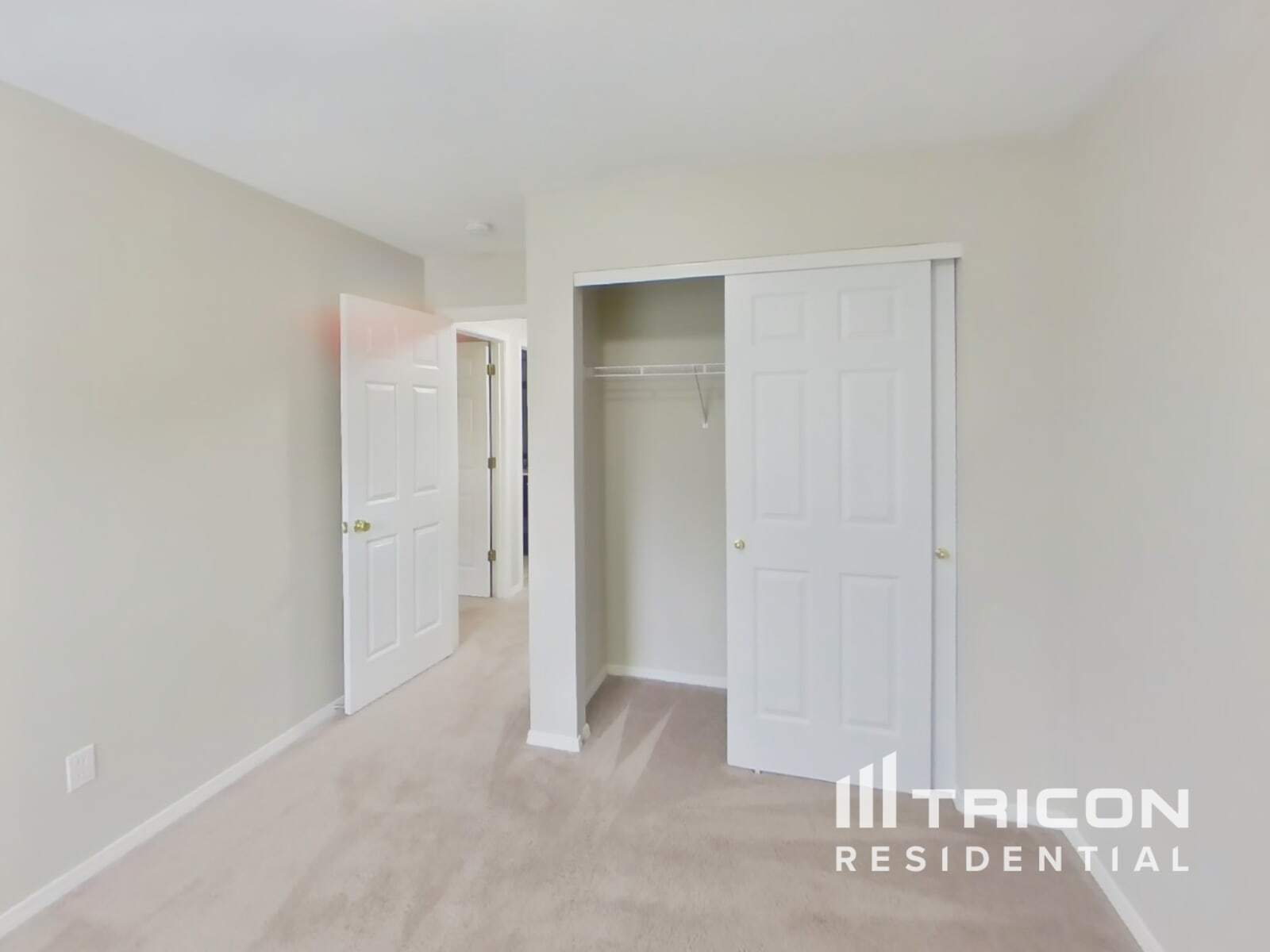 Building Photo - 621 Summer Stone Dr