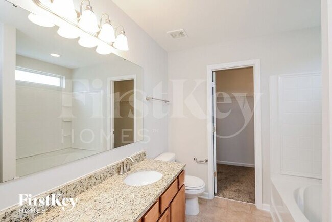 Building Photo - 5519 Pinebrook Ln