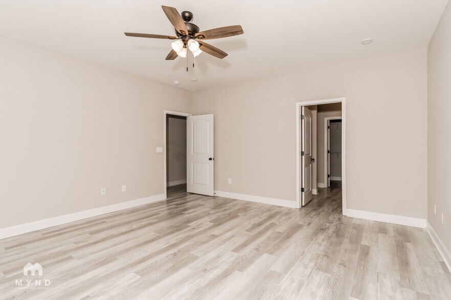 Building Photo - 219 Beau Claire Cir