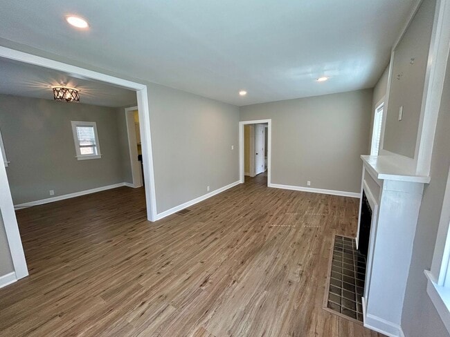 Building Photo - DELHI TWP- Spacious 4 bedroom 3 bath Cape Cod with garage