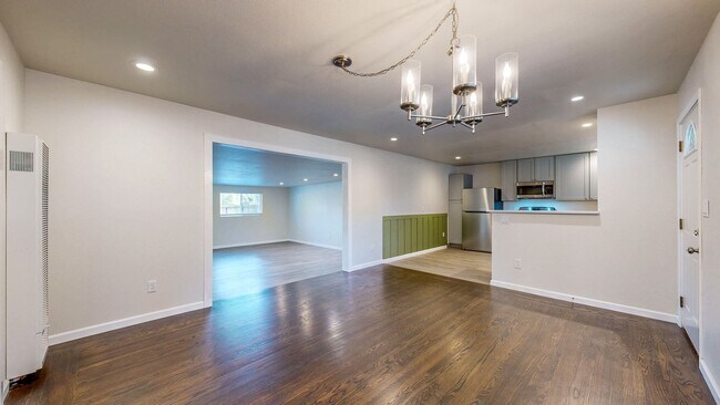 Building Photo - 1720 Ditty Ave