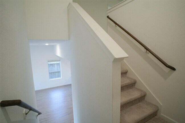 Building Photo - 3210 Spanish Oak Ln