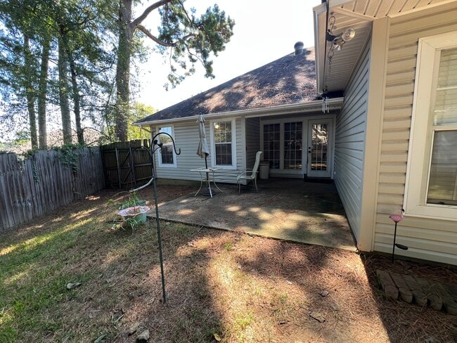 Building Photo - 207 Knoll Creek Cir