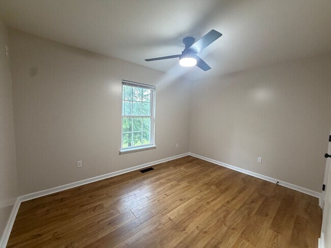 Building Photo - 136 Elizabeth Ann Cir